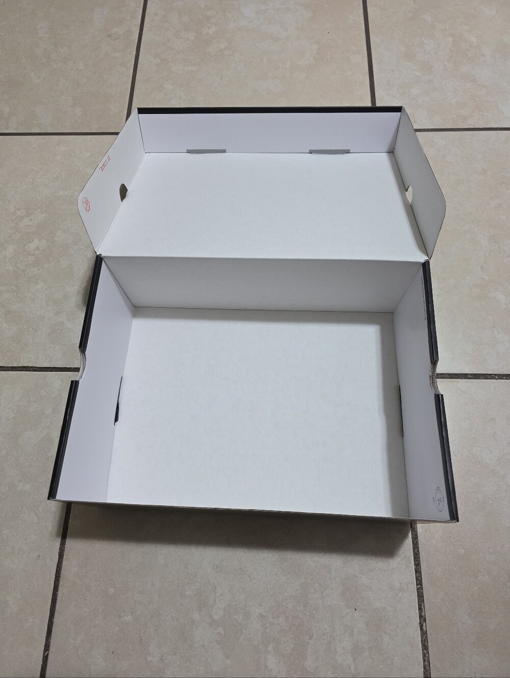 Empty Shoe Box - Picture 6 of 6